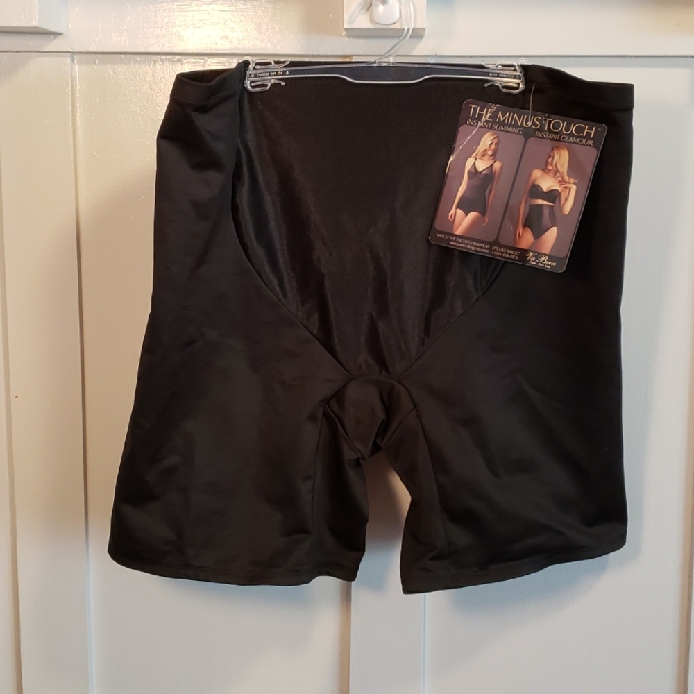 Shapewear - Mid-thigh brief. - Picture 3 of 5